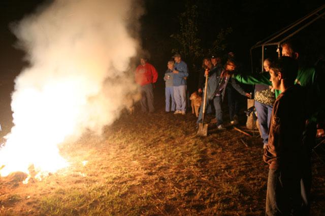Pig In The Pit 10-26-08  - 039